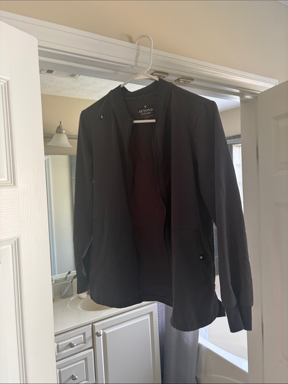 Beyond Scrubs womens grey Lightweight Zip-Up Jacket